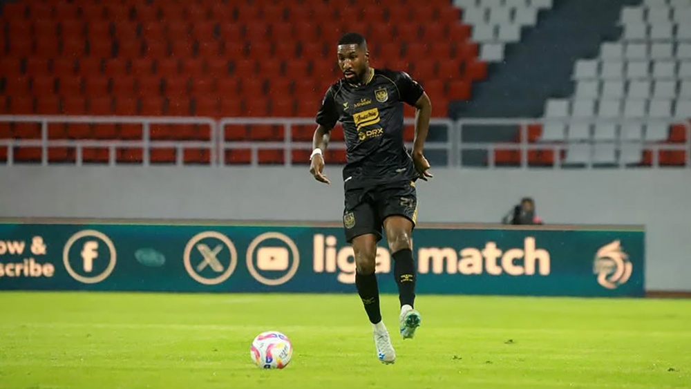 PSIS Semarang dipastikan tidak akan tampil dengan kekuatan penuh dalam laga lanjutan BRI Liga 1 2024/25 pekan ke-29. Tim berjuluk Mahesa Jenar harus kehilangan pemain asing andalannya di lini tengah, Boubakary Diarra, saat bertandang ke markas Semen Padang FC. (cr/ligaindonesiabaru.com)