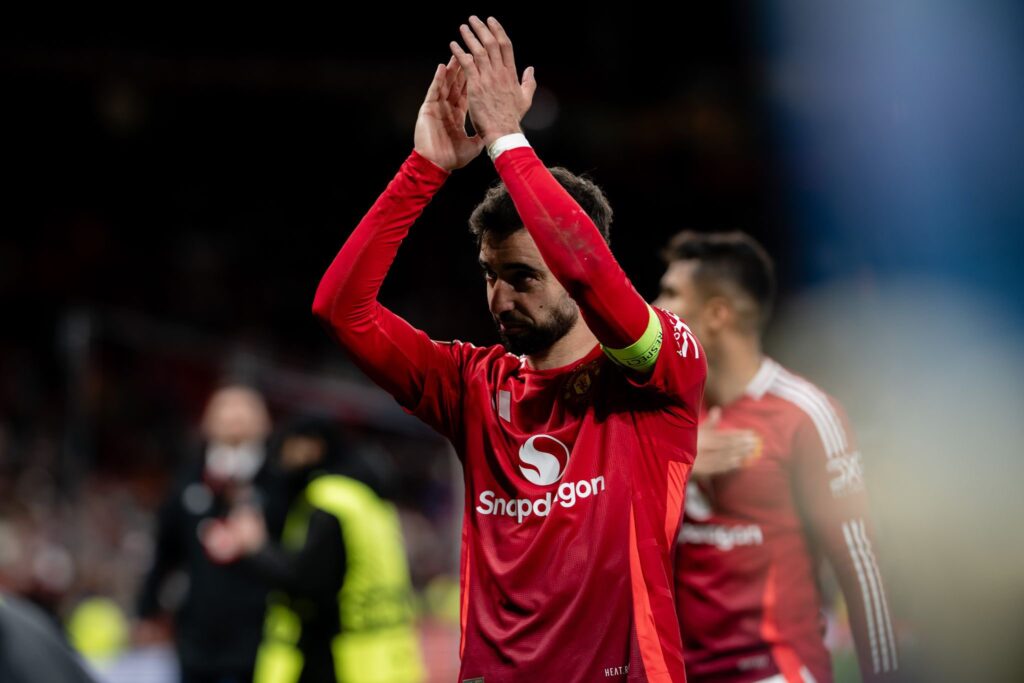 Kapten Manchester United (MU), Bruno Fernandes, blak-blakan menyatakan bahwa menjuarai Liga Europa tidak akan menutupi performa buruk timnya sepanjang musim ini. (cr/x.com)