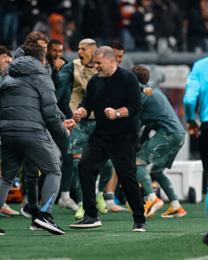 Manajemen Tottenham Hotspur dikabarkan telah mengambil keputusan untuk mengakhiri kontrak dengan pelatih kepala mereka, Ange Postecoglou, pada akhir musim ini.