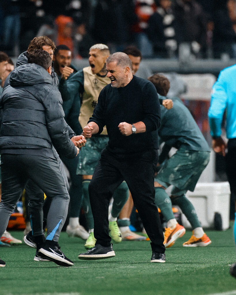 Manajemen Tottenham Hotspur dikabarkan telah mengambil keputusan untuk mengakhiri kontrak dengan pelatih kepala mereka, Ange Postecoglou, pada akhir musim ini.