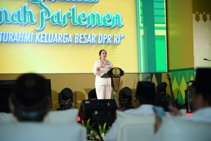 Ketua DPR RI, Puan Maharani, mengajak seluruh elemen di lingkungan DPR RI untuk menjadikan momen Halalbihalal sebagai titik refleksi dan introspeksi diri. (cr/dpr.go.id)