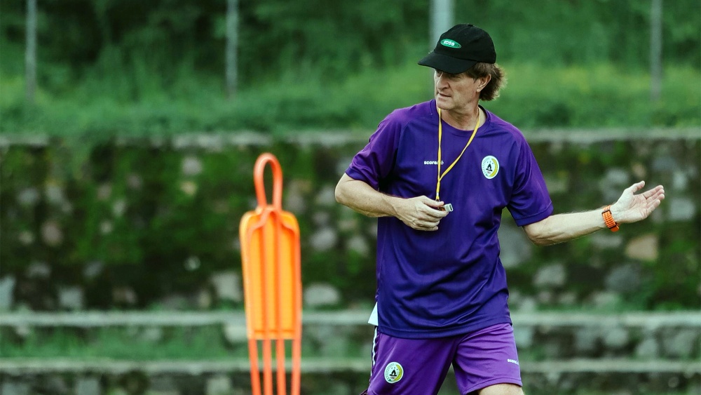 Laga pekan ke-29 BRI Liga 1 2024/25 akan terasa sangat istimewa bagi PSS Sleman. Setelah sekian lama, skuat Super Elang Jawa akhirnya kembali bermain di hadapan pendukungnya sendiri di Stadion Maguwoharjo, Sleman. (cr/ligaindonesiabaru.com)