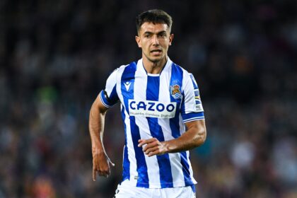 Gelandang Real Sociedad, Martin Zubimendi, dikabarkan akan menjalani tes medis jelang kepindahannya ke Arsenal. (cr/x.com)
