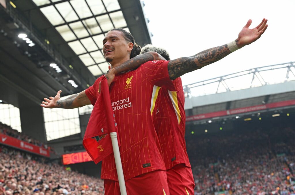 Kabar buruk menghampiri penyerang Liverpool, Darwin Nunez, dan tim nasional Uruguay. Banding yang diajukan Nunez ke Pengadilan Arbitrase Olahraga (CAS) terkait skorsing lima pertandingan akibat insiden keributan di lapangan telah ditolak. (cr/x.com)