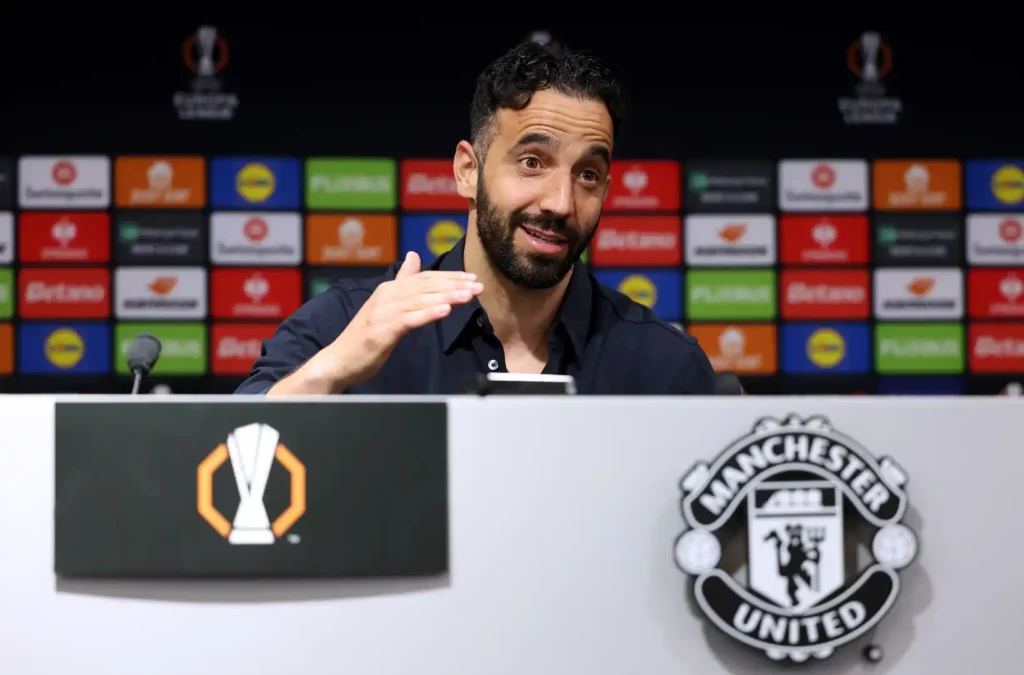 Pelatih Manchester United, Ruben Amorim, memberikan ultimatum kepada para pemainnya jelang lawatan ke markas Chelsea dalam lanjutan Liga Primer Inggris, Jumat (16/5) malam waktu setempat. (cr/manutd.com)