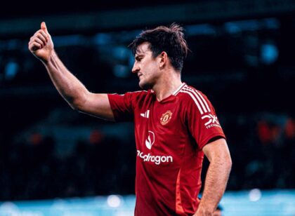 Bek tangguh Manchester United, Harry Maguire, secara blak-blakan mengakui bahwa 'banyak pemain' akan meninggalkan klub pada bursa transfer musim panas ini. (cr/x.com)