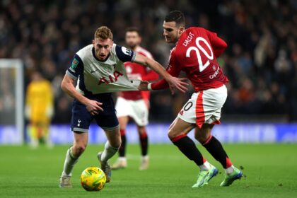 Premier League melakukan intervensi untuk mengatasi potensi ketidakseimbangan waktu istirahat antara Manchester United dan Tottenham Hotspur jika kedua klub Inggris tersebut berhasil melaju ke final Liga Europa pada 21 Mei mendatang. (cr/x.com)