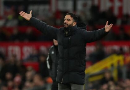 Manajer Manchester United, Ruben Amorim, menegaskan tidak akan mengambil risiko dengan kebugaran para pemain intinya dalam laga lanjutan Liga Primer Inggris melawan Brentford pada Minggu (4/5) malam WIB. (cr/x.com)