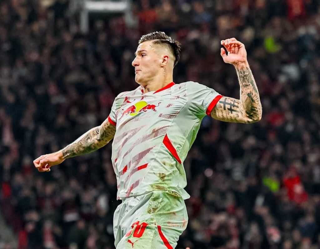 Penyerang muda RB Leipzig, Benjamin Sesko, menyatakan bahwa ia ingin bermain untuk klub yang dapat mengeluarkan "yang terbaik" dari dirinya, (cr/x.com)