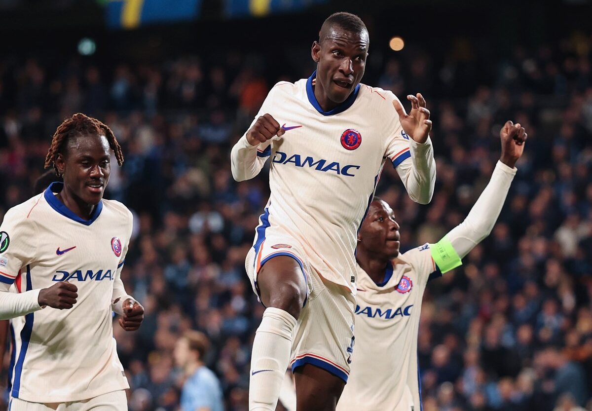 Sementara itu, penyerang Chelsea, Nicolas Jackson, juga menyampaikan komentarnya kepada TNT Sports usai kemenangan 4-1 atas Djurgarden. "Performa yang sangat bagus. Yang paling penting adalah kami menang. Ini adalah satu langkah maju dan kami berharap bisa mencapai final," tegasnya. (cr/Chelsea)