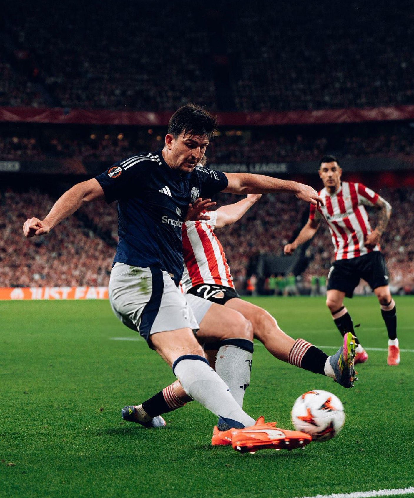 Mengenai performa Bruno Fernandes dan Harry Maguire yang kembali gemilang, Amorim mengatakan bahwa setiap pemain memiliki momen yang dapat merubah segalanya dan ketika momen itu tiba mereka harus menikmatinya. (cr/Man Utd)