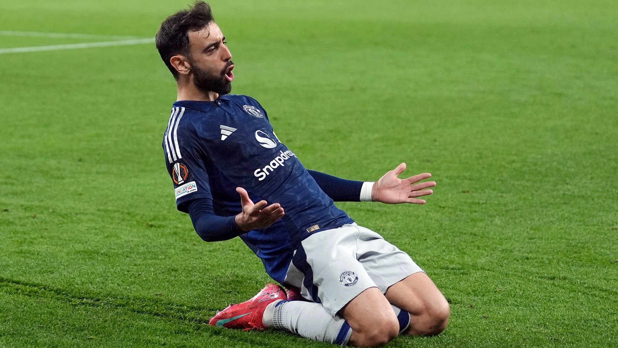 Tidak ada alasan untuk meragukan kemampuan United melaju ke final, terutama dengan penampilan gemilang pemain kunci seperti Bruno Fernandes. Pemain internasional Portugal ini sekali lagi menunjukkan peran vitalnya dalam mengangkat performa tim. (cr/Man Utd)