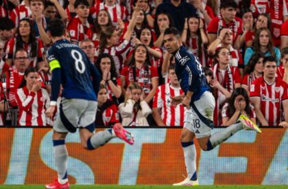 Gelandang Manchester United, Casemiro, berpotensi mendapatkan kenaikan gaji yang sangat signifikan jika tim asuhan Ruben Amorim berhasil menjuarai Liga Europa musim ini. (cr/Manutd)