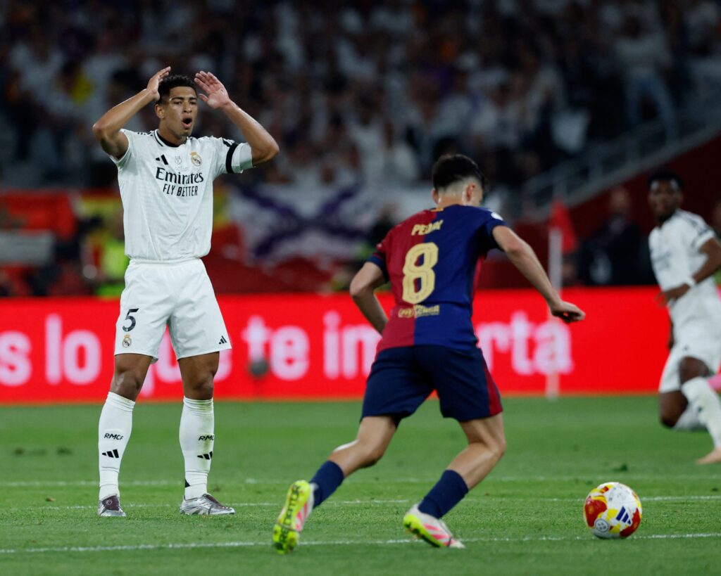 Gelandang bintang Real Madrid, Jude Bellingham, dipastikan dapat tampil dalam laga El Clasico melawan Barcelona pekan depan. (cr/x.com)