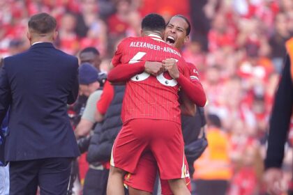 Bek tengah sekaligus kapten Liverpool, Virgil van Dijk, menyatakan bahwa kepergian Trent Alexander-Arnold dari Anfield merupakan hal yang berat, (cr/x.com)