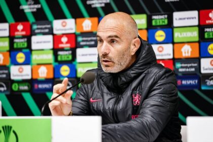 Chelsea berambisi mencetak sejarah di Liga Konferensi Eropa dengan mengincar gelar juara untuk ketiga kalinya secara beruntun. Namun, jelang lawatan ke markas Djurgarden, pelatih Enzo Maresca menyimpan satu kekhawatiran besar terkait kondisi lapangan. (cr/x.com@ChelseaInPhotos)