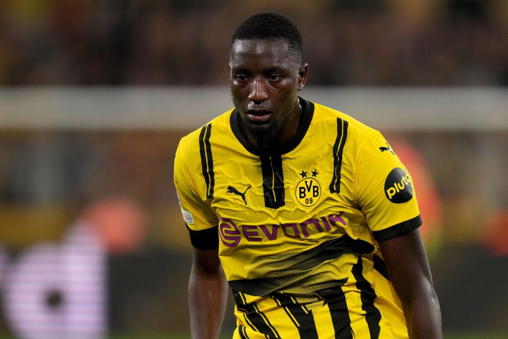Penyerang Borussia Dortmund, Serhou Guirassy, menjadi incaran sejumlah klub top Eropa setelah tampil impresif di musim perdananya bersama Die Schwarzgelben. (cr/x.com)
