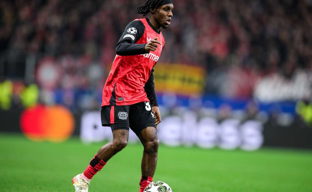 Juara Liga Primer Inggris, Liverpool, menunjukkan minat yang kuat terhadap bintang muda Bayer Leverkusen, Jeremie Frimpong, dan bergerak cepat untuk mewujudkan transfer tersebut di awal bursa transfer musim panas ini. (cr/x.com)