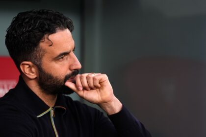 Manajer Manchester United, Ruben Amorim, menunjukkan gestur berkelas dengan memutuskan untuk membayar tiket final Liga Europa bagi keluarga dan teman-teman stafnya. (cr/x.com)