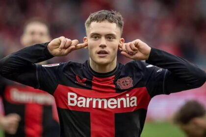 Persaingan sengit untuk mendapatkan tanda tangan gelandang serang Bayer Leverkusen, Florian Wirtz, semakin memanas. (cr/x.com)