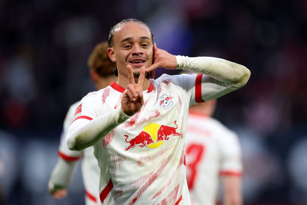 Kabar mengejutkan datang dari RB Leipzig. Gelandang serang andalan mereka, Xavi Simons, dilaporkan telah mengambil keputusan untuk mencari klub baru pada bursa transfer musim panas mendatang. (cr/x.com)