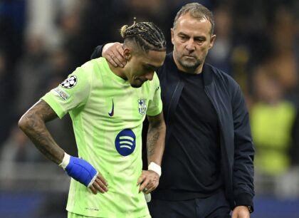 elatih FC Barcelona, Hansi Flick, menyatakan kebanggaannya terhadap performa timnya di kompetisi Eropa kendati harus menerima kenyataan pahit tersingkir dari Liga Champions. (cr/x.com)