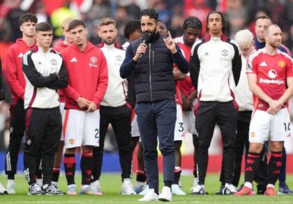 Manajer Manchester United, Ruben Amorim, menyampaikan pesan emosional dan permintaan maaf kepada para penggemar setelah timnya mengakhiri musim Premier League terburuk sepanjang sejarah dengan finis di posisi ke-15. (cr/x.com)