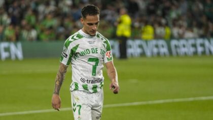 Manchester United dikabarkan sangat ingin melepas penyerang Antony secara permanen musim panas ini, dan Real Betis sangat antusias untuk mengubah status pinjamannya menjadi permanen. (cr/x.com)