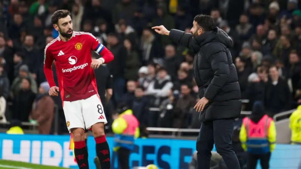 Manajer Manchester United, Ruben Amorim, berupaya meredam spekulasi transfer yang mengaitkan Bruno Fernandes dengan kepindahan fantastis senilai £100 juta (sekitar Rp1,9 triliun) ke Liga Pro Saudi musim panas ini. (cr/x.com)