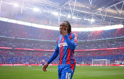 Eberechi Eze baru saja menorehkan tinta emas dalam sejarah Crystal Palace, menjadi salah satu pahlawan kemenangan di final Piala FA. (cr/x.com)