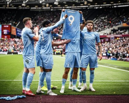Nottingham Forest menjaga asa untuk mengamankan tiket Liga Champions musim depan setelah meraih kemenangan dramatis 2-1 atas West Ham United di London Stadium, Minggu (18/5) malam WIB. (cr/x.com)