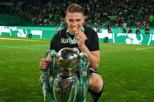 Perburuan penyerang Sporting CP, Viktor Gyokeres, memasuki fase krusial dalam 36 jam ke depan, dengan Arsenal dan Manchester United menjadi dua klub terdepan yang memperebutkan tanda tangannya. (cr/x.com)