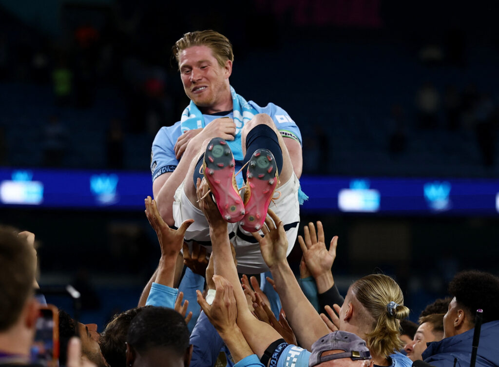 Presiden Napoli, Aurelio De Laurentiis, telah mengkonfirmasi bahwa juara Serie A tersebut sangat ingin merekrut bintang Manchester City, Kevin De Bruyne, yang akan berstatus bebas transfer musim panas ini. (cr/x.com)