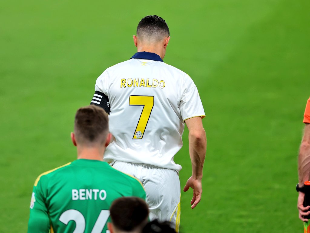 Presiden FIFA, Gianni Infantino, mengisyaratkan bahwa bintang sepak bola Portugal, Cristiano Ronaldo, berpotensi tampil di Piala Dunia Antarklub musim panas ini, meskipun klubnya saat ini, Al-Nassr, tidak lolos ke turnamen tersebut. (cr/x.com)