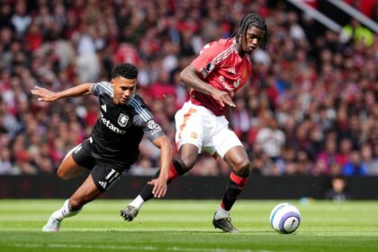 Aston Villa harus menelan kekalahan pahit 2-0 dari Manchester United di Old Trafford, yang sekaligus menggagalkan ambisi mereka untuk lolos ke Liga Champions. (cr/x.com)