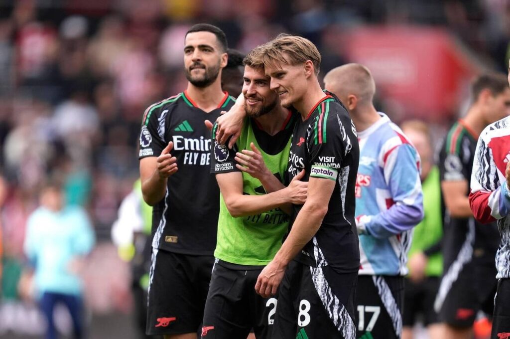 Gelandang asal Italia, Jorginho, secara resmi mengumumkan kepergiannya dari Arsenal, lebih dari dua tahun setelah ia bergabung dengan The Gunners dari Chelsea pada jendela transfer Januari 2023. (cr/x.com)