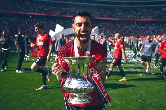 Manchester United dikabarkan tengah mempersiapkan Pedro Goncalves dari Sporting Lisbon sebagai pengganti potensial bagi kapten mereka, Bruno Fernandes. (cr/x.com)