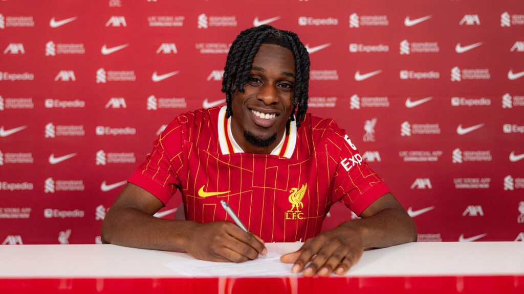 Liverpool secara resmi merekrut bek kanan Jeremie Frimpong dari Bayer Leverkusen, sebagai langkah cepat pelatih Arne Slot untuk mengisi posisi yang ditinggalkan Trent Alexander-Arnold. (cr/x.com)