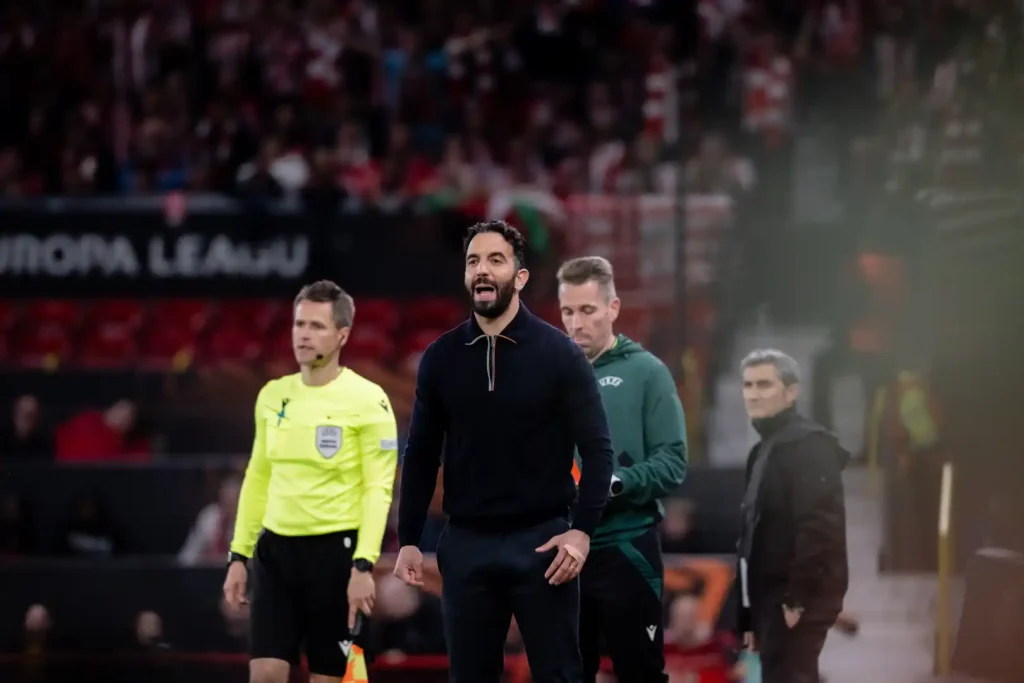 Kendati Manchester United melenggang mulus ke final Liga Europa dengan agregat telak 7-1 atas Athletic Club, pelatih kepala Setan Merah, Ruben Amorim, tak menampik bahwa jalannya pertandingan jauh lebih sulit dari yang terlihat di papan skor. (cr/manutd.com)