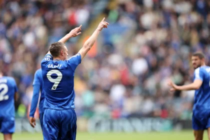 Jamie Vardy mencatatkan gol ke-199 untuk Leicester City saat membantu The Foxes meraih kemenangan 2-0 atas tim juru kunci Southampton di Stadion King Power, Sabtu (3/5) waktu setempat. (cr/Leicester City)