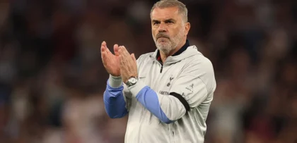 Pelatih Ange Postecoglou memastikan sebagian besar pemainnya terhindar dari cedera saat menghadapi Aston Villa di Villa Park, meskipun mereka harus menelan kekalahan 2-0. (cr/tottenhamhotspur.com)