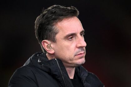 Mantan kapten Manchester United, Gary Neville, mengeluarkan pandangan tegas mengenai perombakan skuad Setan Merah di bursa transfer musim panas ini. (cr/x.com)